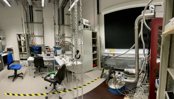 Low-temperature microwave lab